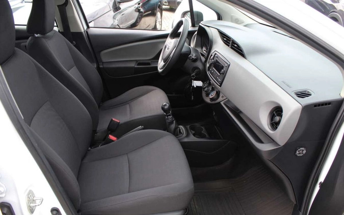 Toyota Yaris cena 49900 przebieg: 66276, rok produkcji 2017 z Choroszcz małe 277